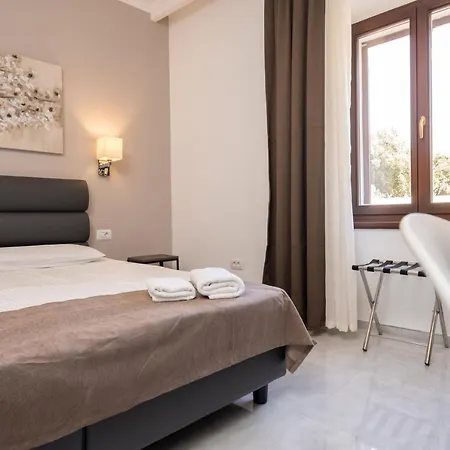 Aaa Apartments & Rooms Pula Exterior photo