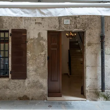 Aaa Apartments & Rooms Pula Exterior photo