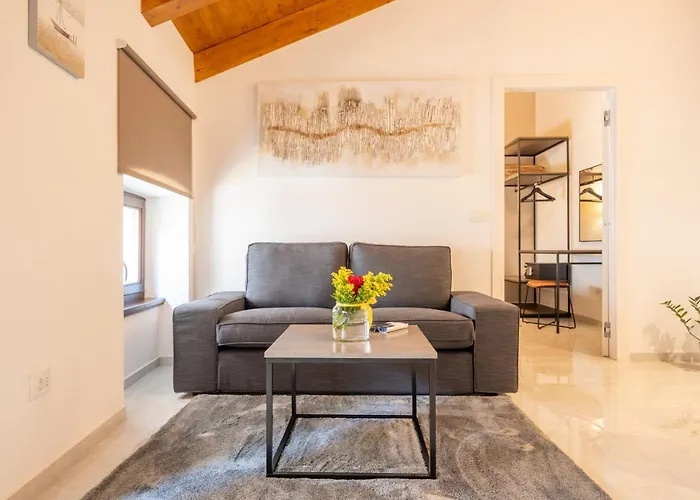 Aaa Apartments & Rooms