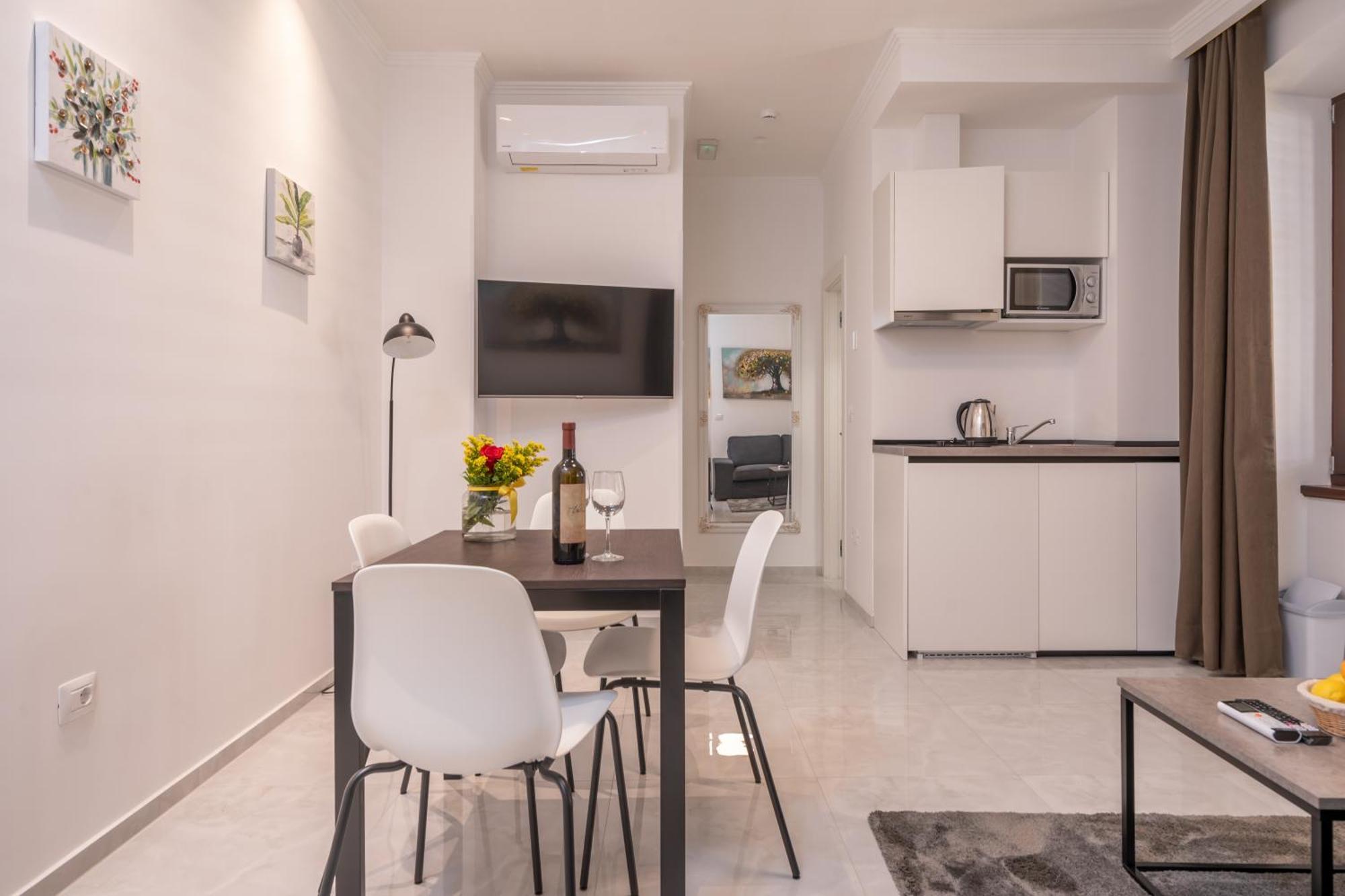 Aaa & Apartment